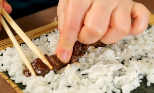 Cách làm kimbap chuẩn kiểu hàn siêu ngon - 7