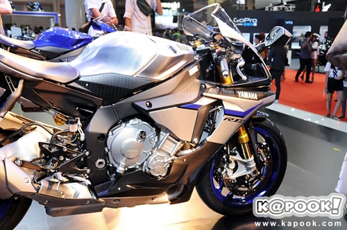  cặp yamaha r1 và r1m 2015 tại bangkok motor show 2015 - 9