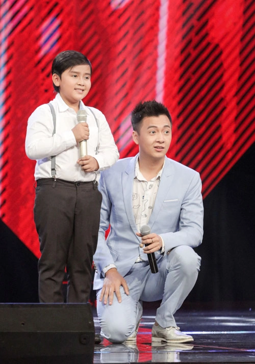 Cậu bé nghèo hát dân ca khiến hlv the voice kids phát cuồng - 1