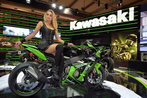  chân dài đọ dáng môtô tại eicma 2015 - 5