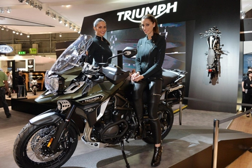  chân dài đọ dáng môtô tại eicma 2015 - 6