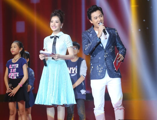 Chi pu bị chê là mc thảm hoạ tại the voice kids - 1