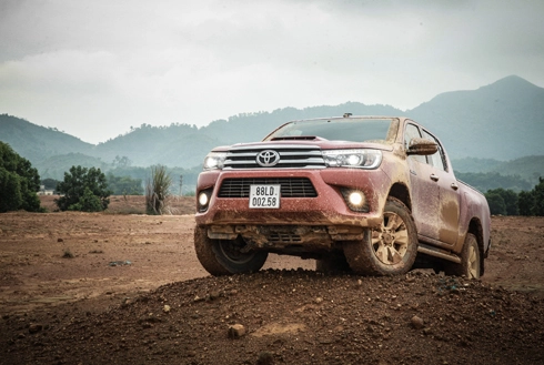  cơ hội nào cho toyota hilux mới tại việt nam - 1