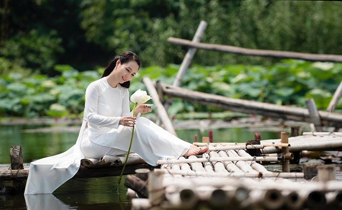 Con gái đã thành thiếu nữ mai thu huyền vẫn trẻ như gái còn son - 1