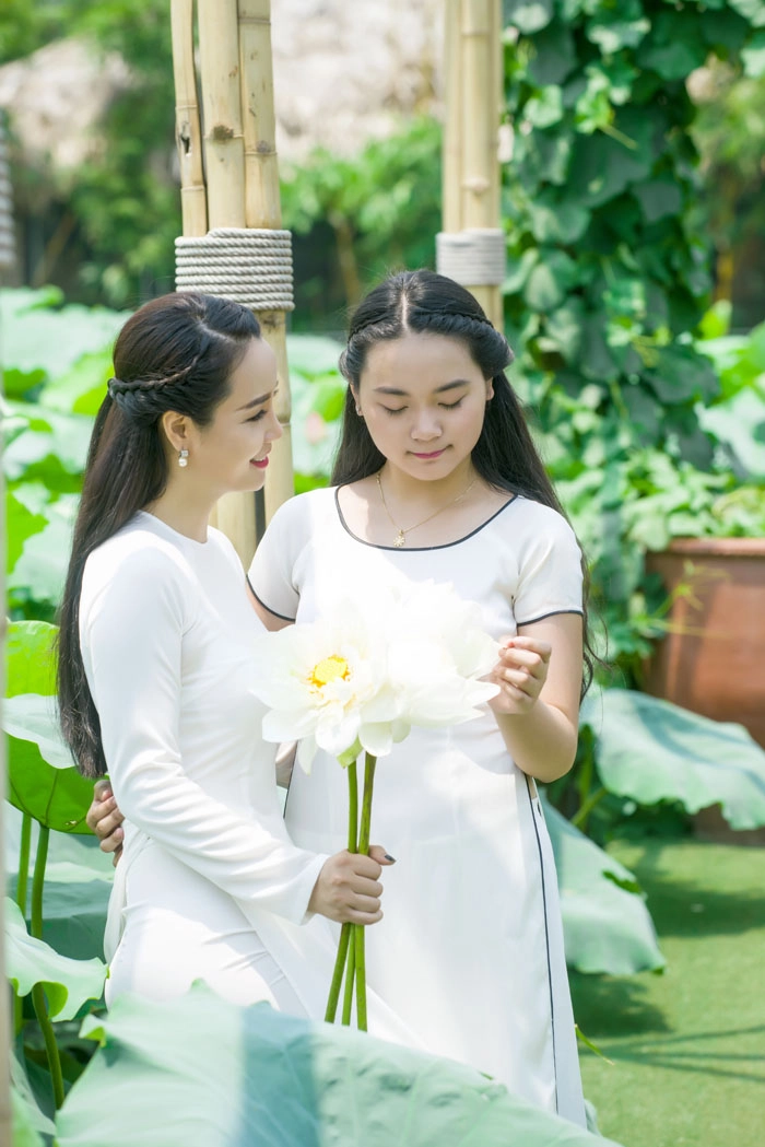 Con gái đã thành thiếu nữ mai thu huyền vẫn trẻ như gái còn son - 3