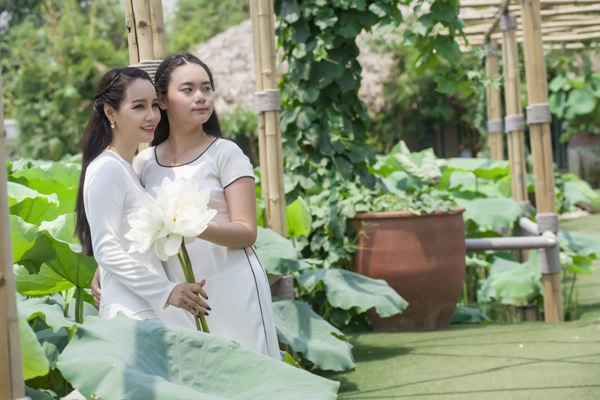 Con gái đã thành thiếu nữ mai thu huyền vẫn trẻ như gái còn son - 9