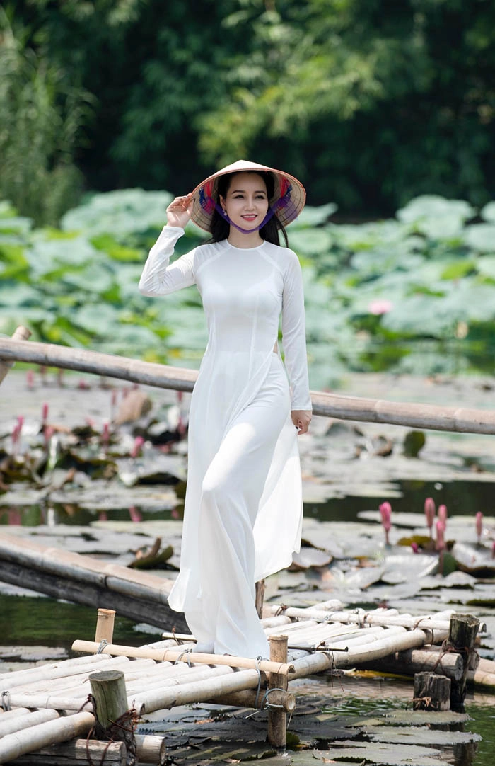 Con gái đã thành thiếu nữ mai thu huyền vẫn trẻ như gái còn son - 10