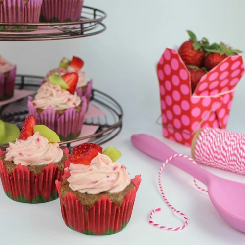 Cupcake dâu tây kiwi dễ làm - 17