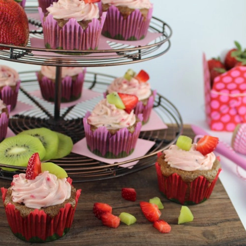 Cupcake dâu tây kiwi dễ làm - 20