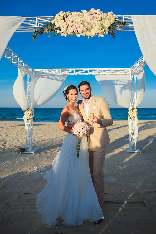 Đám cưới sao việt đây là lý do mỹ nhân showbiz chọn biển làm nơi tổ chức hôn lễ - 7