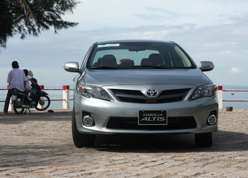  đánh giá toyota altis 2010 - 1