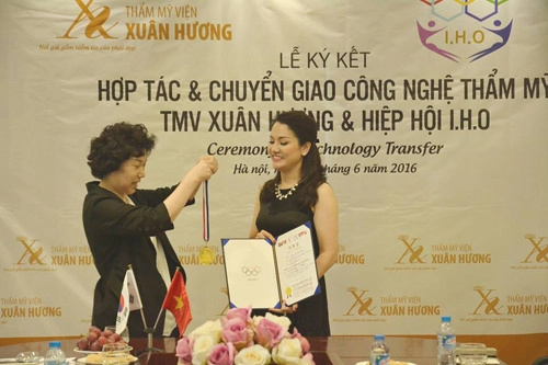 Doanh nhân xuân hương nhận huy chương của hiệp hội thẩm mỹ iho hàn quốc - 1