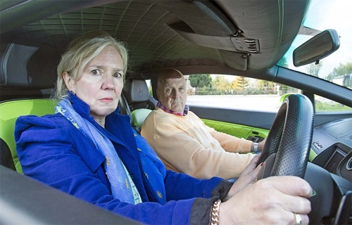  đôi vợ chồng bao che nhau khi lái siêu xe vượt tốc độ - 2