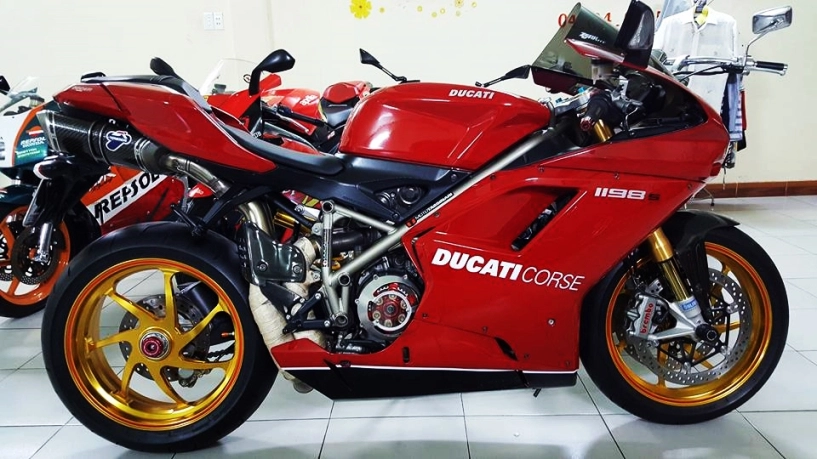 Ducati 1198s độ cực chất của biker việt - 14