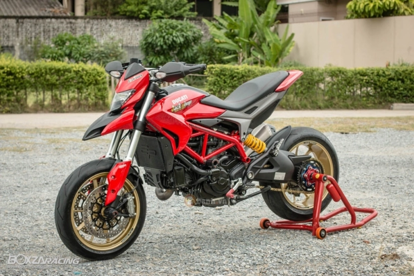 Ducati hypermotard đầy phong cách cùng một vài trang bị hàng hiệu - 1