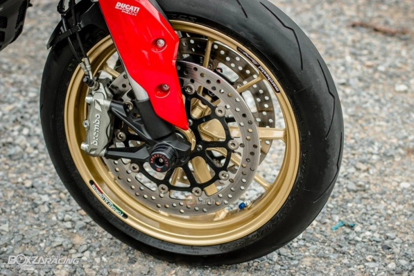 Ducati hypermotard đầy phong cách cùng một vài trang bị hàng hiệu - 9