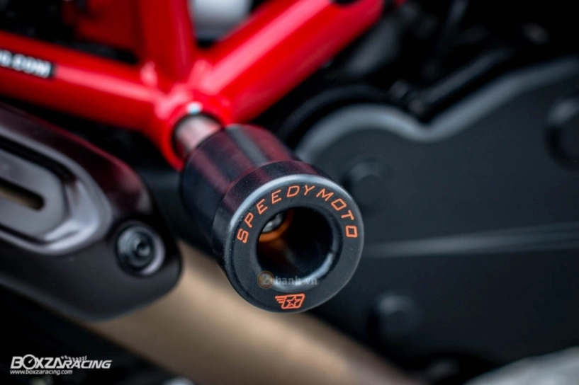 Ducati hypermotard đầy phong cách cùng một vài trang bị hàng hiệu - 10