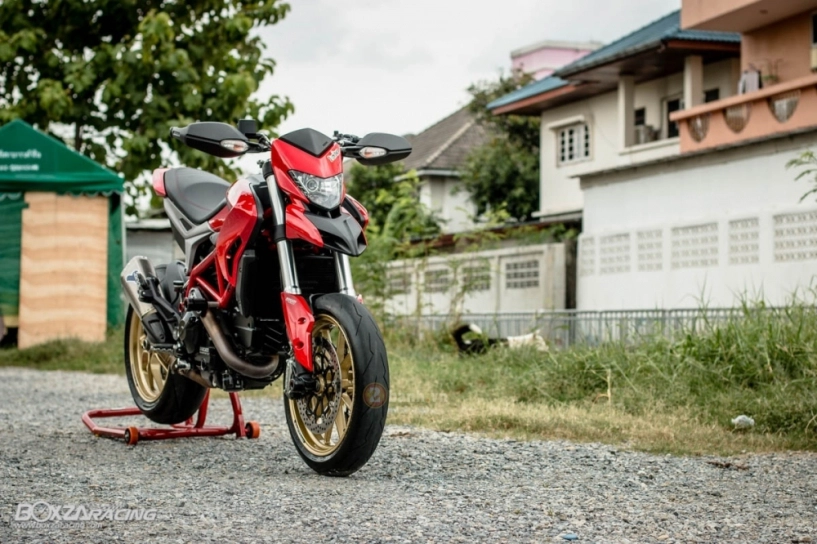 Ducati hypermotard đầy phong cách cùng một vài trang bị hàng hiệu - 19