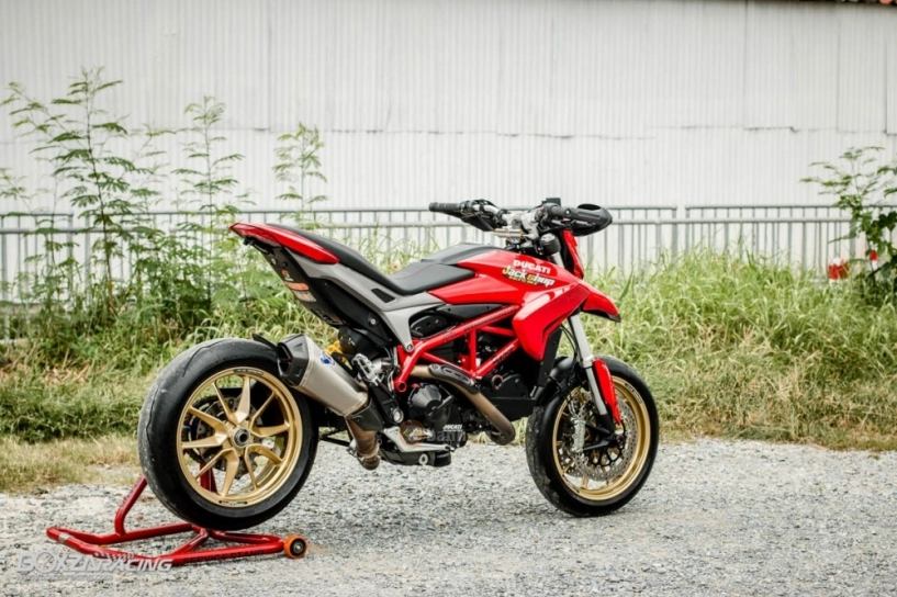 Ducati hypermotard đầy phong cách cùng một vài trang bị hàng hiệu - 20