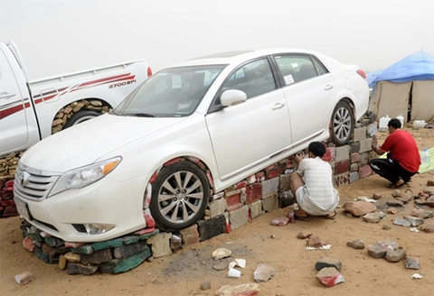  dựng bệ đá cho ôtô ở saudi arabia - 1