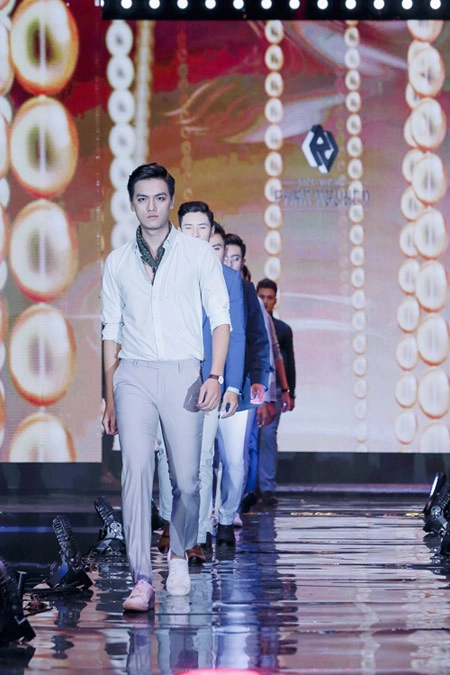 đứng ngồi không yên với những thiết kế trong phan nguyễn fashion show 2016 - 4