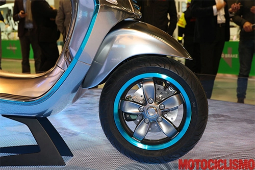  elettrica 2017 - xe ga chạy điện đầu tiên của vespa - 3