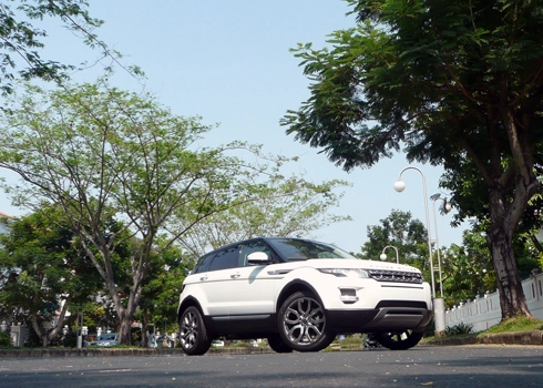  evoque 2014 sử dụng hộp số 9 cấp đầu tiên tại việt nam - 1