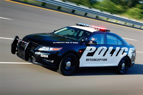  ford police interceptor - xe cảnh sát tăng tốc nhanh nhất - 1