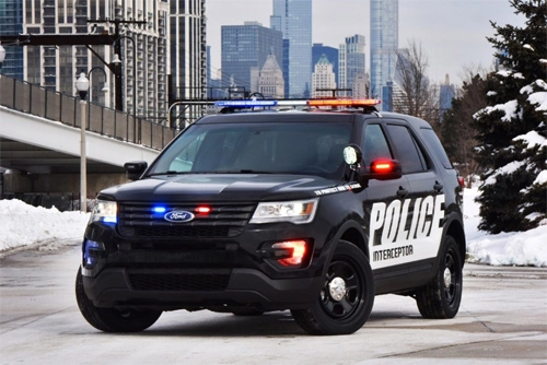  ford police interceptor - xe cảnh sát tăng tốc nhanh nhất - 2