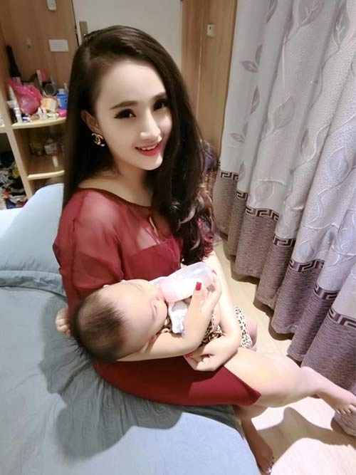 Hạnh phúc của mẹ xinh đẹp có chồng thích làm việc đàn bà - 13