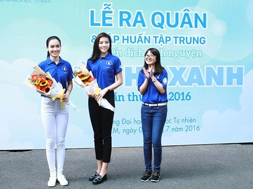 Hh kỳ duyên giản dị vẫn đẹp rạng rỡ trong màu áo xanh tình nguyện - 9