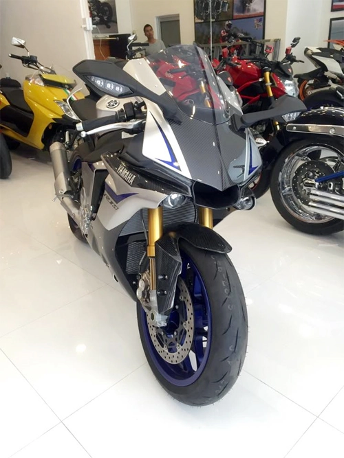  hình ảnh yamaha yzf-r1m tại việt nam - 2