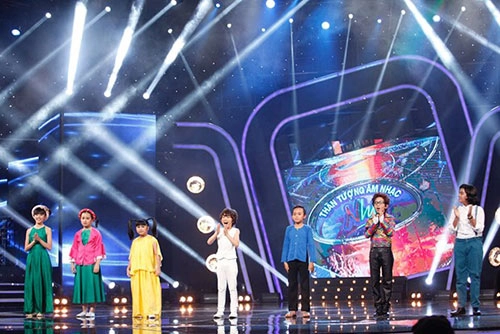 Hồ văn cường áp đảo bình chọn tại vietnam idol kids dù hát nấc - 10