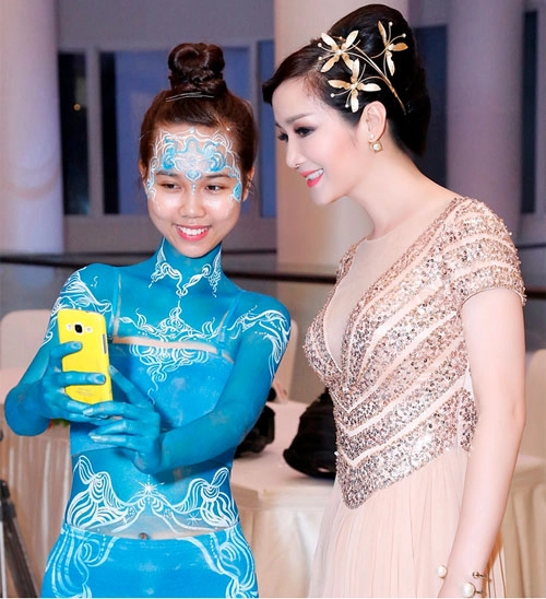 Hoa hậu giáng my đẹp lộng lẫy đi chấm thi - 1