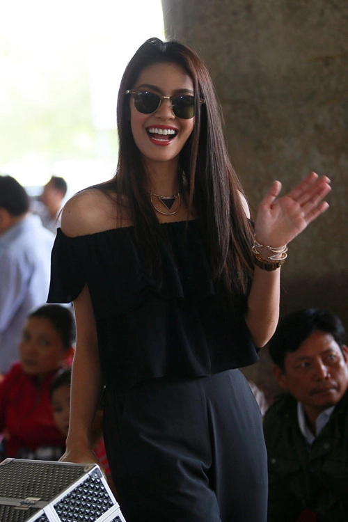 Hoa hậu trái đất 2015- angelia ong tới thăm việt nam - 2