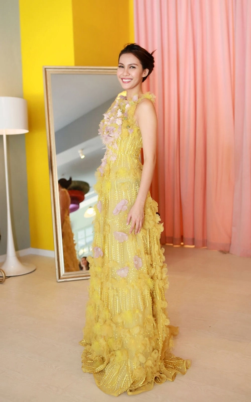 Hoa hậu trái đất 2015- angelia ong tới thăm việt nam - 7