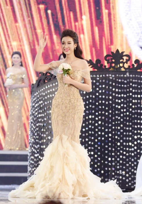 Hoa hậu việt nam 2016 vừa đăng quang tân hoa hậu đã đụng váy của huyền my - 1