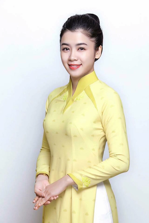 Hoa hậu vn khen chê đồng phục mới của vietnam airlines - 6