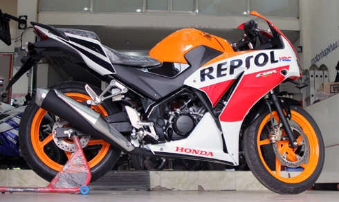  honda cbr150r 2015 đầu tiên tại việt nam - 1