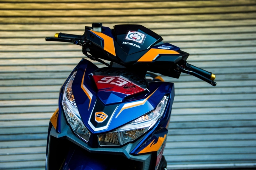 Honda click 125i đầy cá tính trong bộ cánh repsol - 3