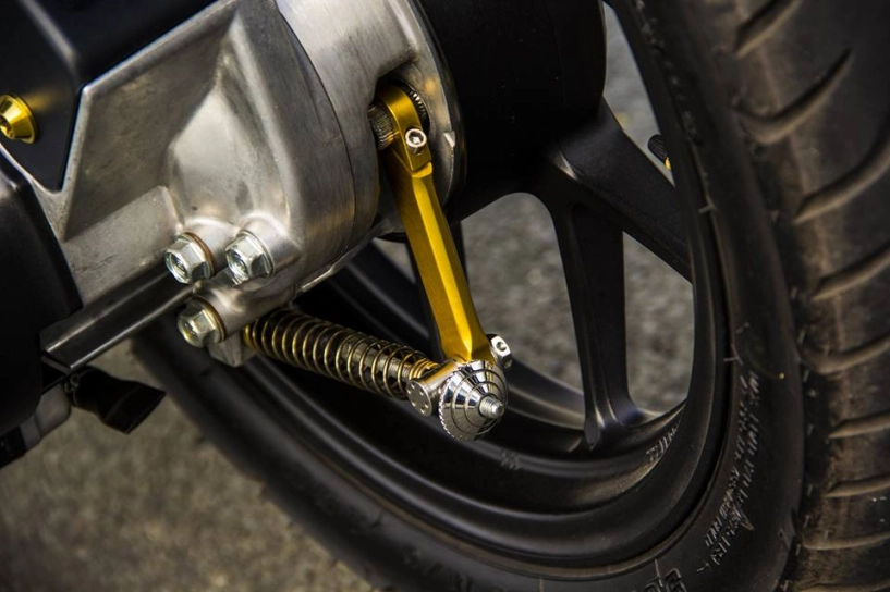 Honda click 125i độ nổi bật với dàn đồ chơi hiệu của biker việt - 8