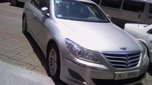  hyundai genesis 2011 có cần số giống bmw - 1