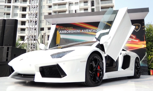  lamborghini aventador chính hãng đến tay đại gia việt nam - 3