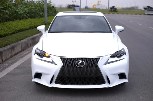  lexus is250 - đối thủ mercedes c-class tại việt nam - 1