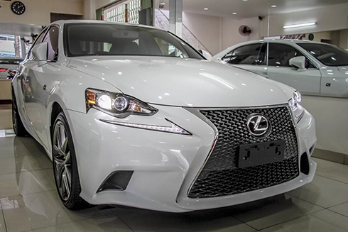  lexus is250 f-sport - xe lướt giá 24 tỷ đồng tại việt nam - 1