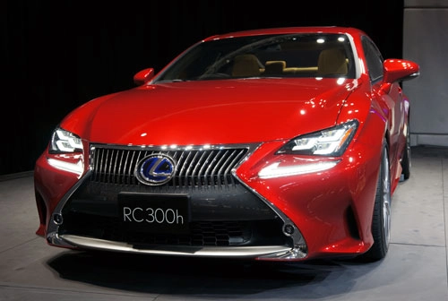  lexus rc cạnh tranh với bmw serie 4 coupe - 1