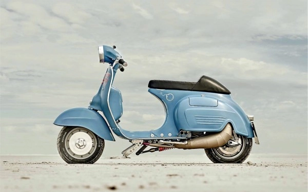 Loạt ảnh chiếc vespa 360cc xài nhông sên dĩa độ thêm két nước - 7