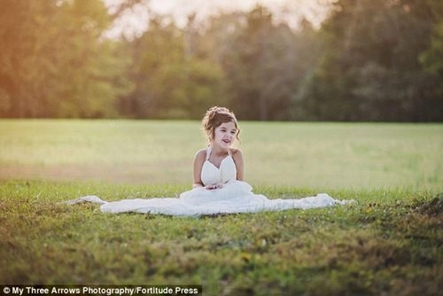 Lý do bé gái 4 tuổi mặc váy cưới chụp ảnh khiến nghìn người xúc động - 11
