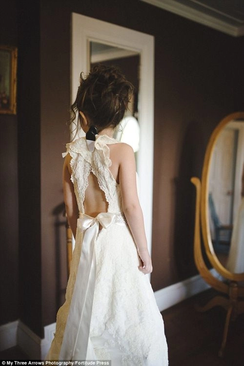 Lý do bé gái 4 tuổi mặc váy cưới chụp ảnh khiến nghìn người xúc động - 15