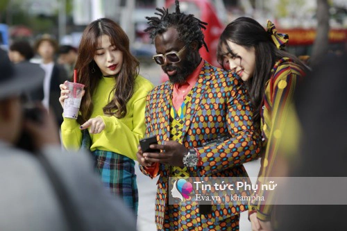 Mãn nhãn vì tín đồ thời trang khoe sắc tại seoul fashion week - 1